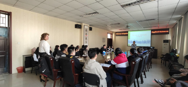 报告会现场_编辑.jpg 报告会现场_编辑.jpg